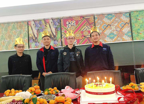 深圳越達公司為12月份員工慶祝生日！